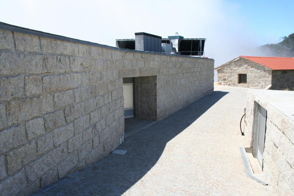 Гостевой дом Casa Lagar Do Miradoyro Карамулу Экстерьер фото